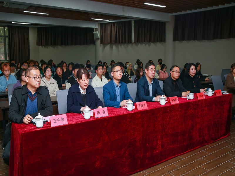 参会领导.jpg
