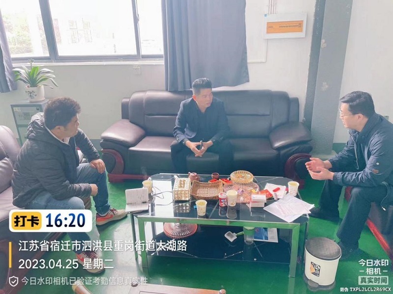 吴建兵走访企业调研.jpg